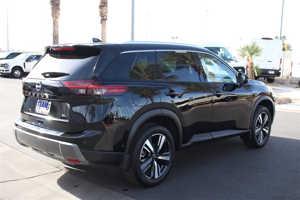 Used 2025 Nissan Rogue SL image 8