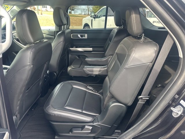 Certified 2022 Ford Explorer XLT w/ Equipment Group 202A image 11