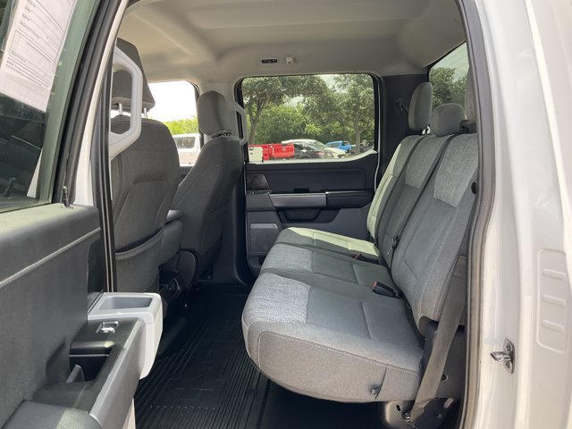 Certified 2025 Ford F250 XLT w/ Black Appearance Package AWD/4WD image 9