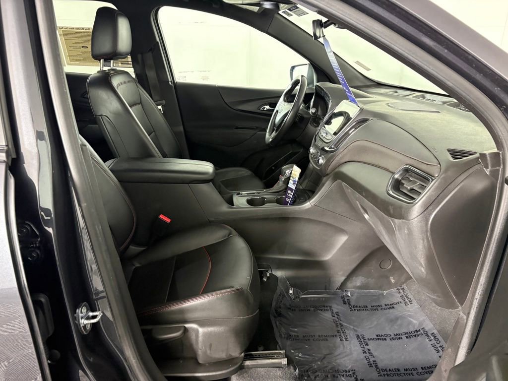 Used 2022 Chevrolet Equinox RS w/ RS Leather Package image 34