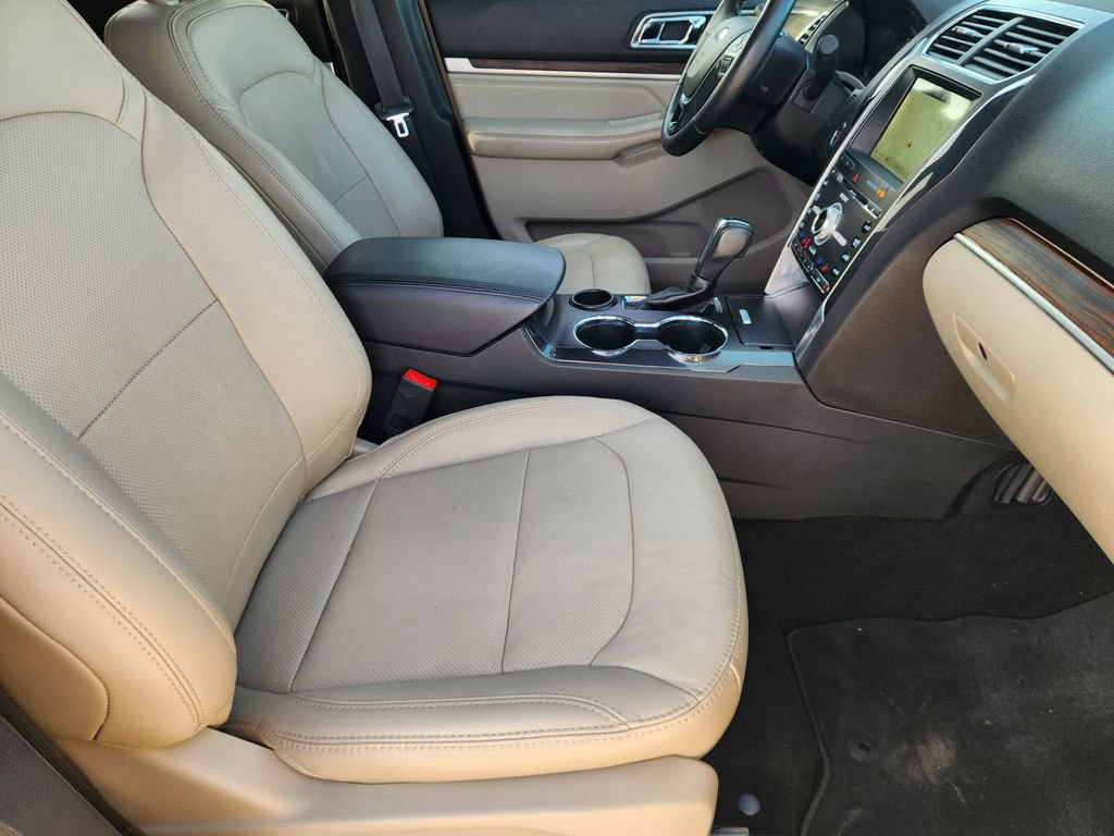 Certified 2018 Ford Explorer Limited image 13