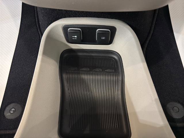 Used 2019 Chrysler Pacifica Limited image 29