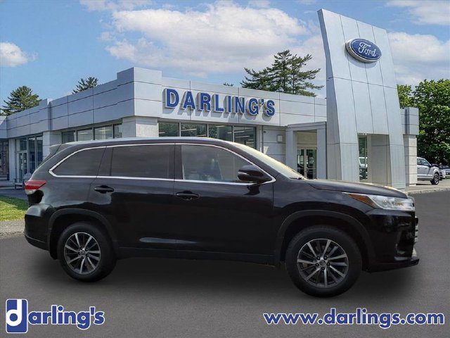 Used 2019 Toyota Highlander XLE w/ Carpet Mat Package (TMS) AWD/4WD image 4