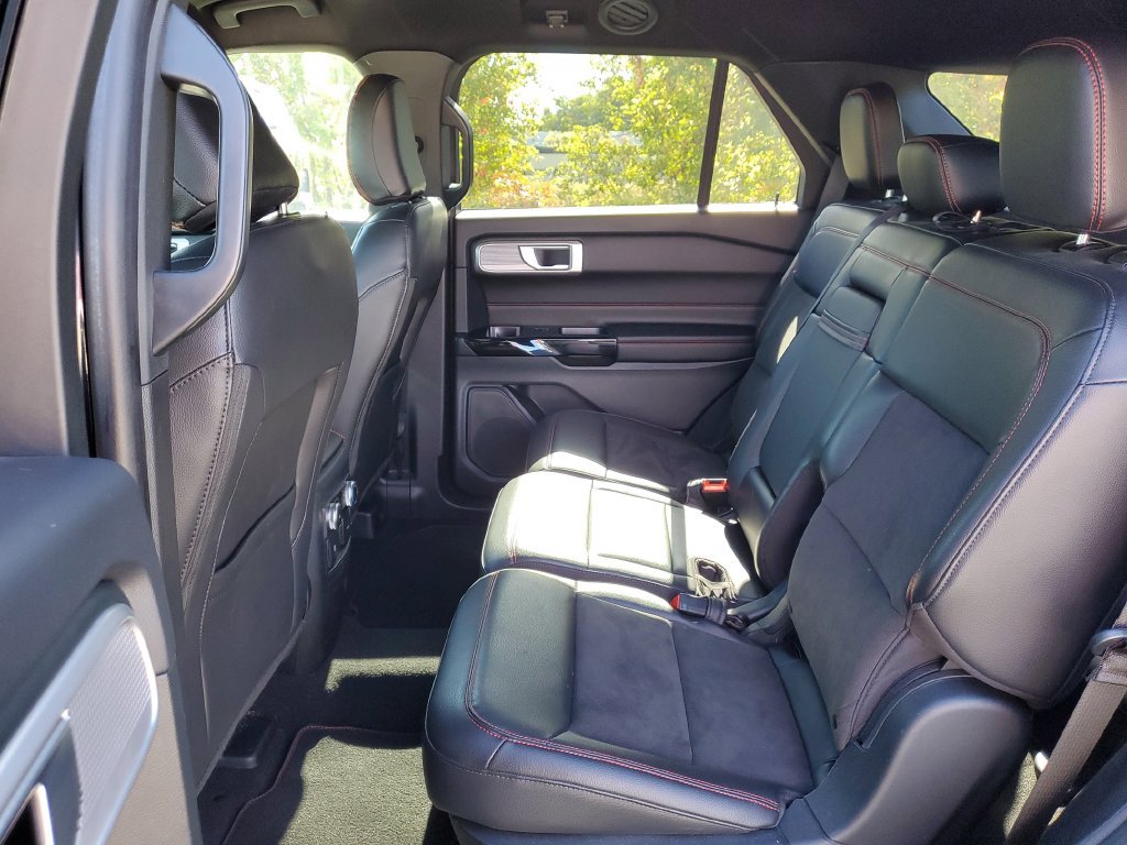Certified 2023 Ford Explorer ST-Line AWD/4WD image 16