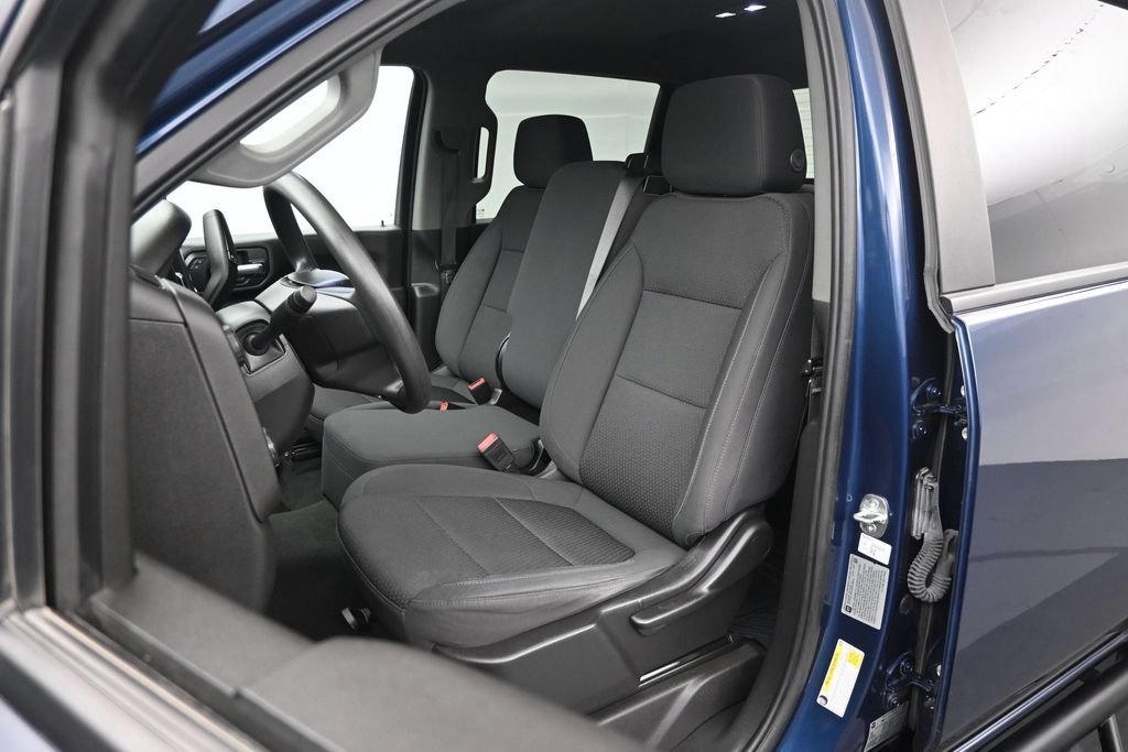 Used 2022 Chevrolet Silverado 2500 Custom w/ Custom Value Package AWD/4WD image 9