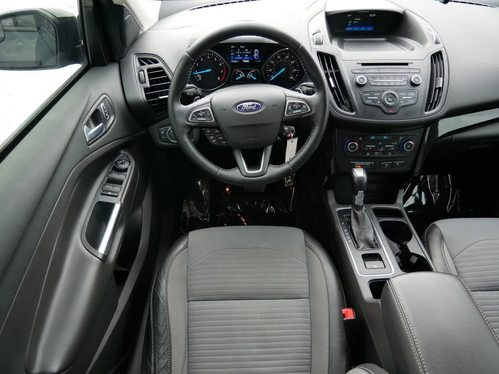 Certified 2017 Ford Escape SE w/ SE Sport Appearance Package image 12