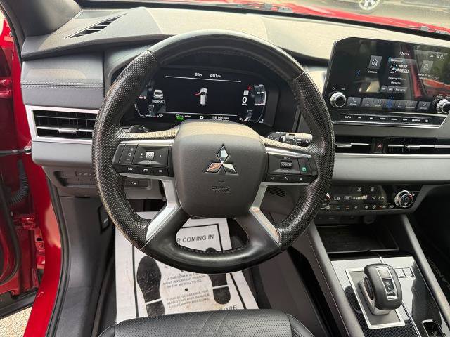 Used 2025 Mitsubishi Outlander 4WD Plug-In Hybrid image 15