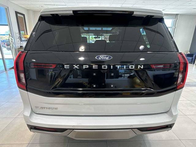 Certified 2025 Ford Expedition Platinum w/ Driver's Package AWD/4WD image 4