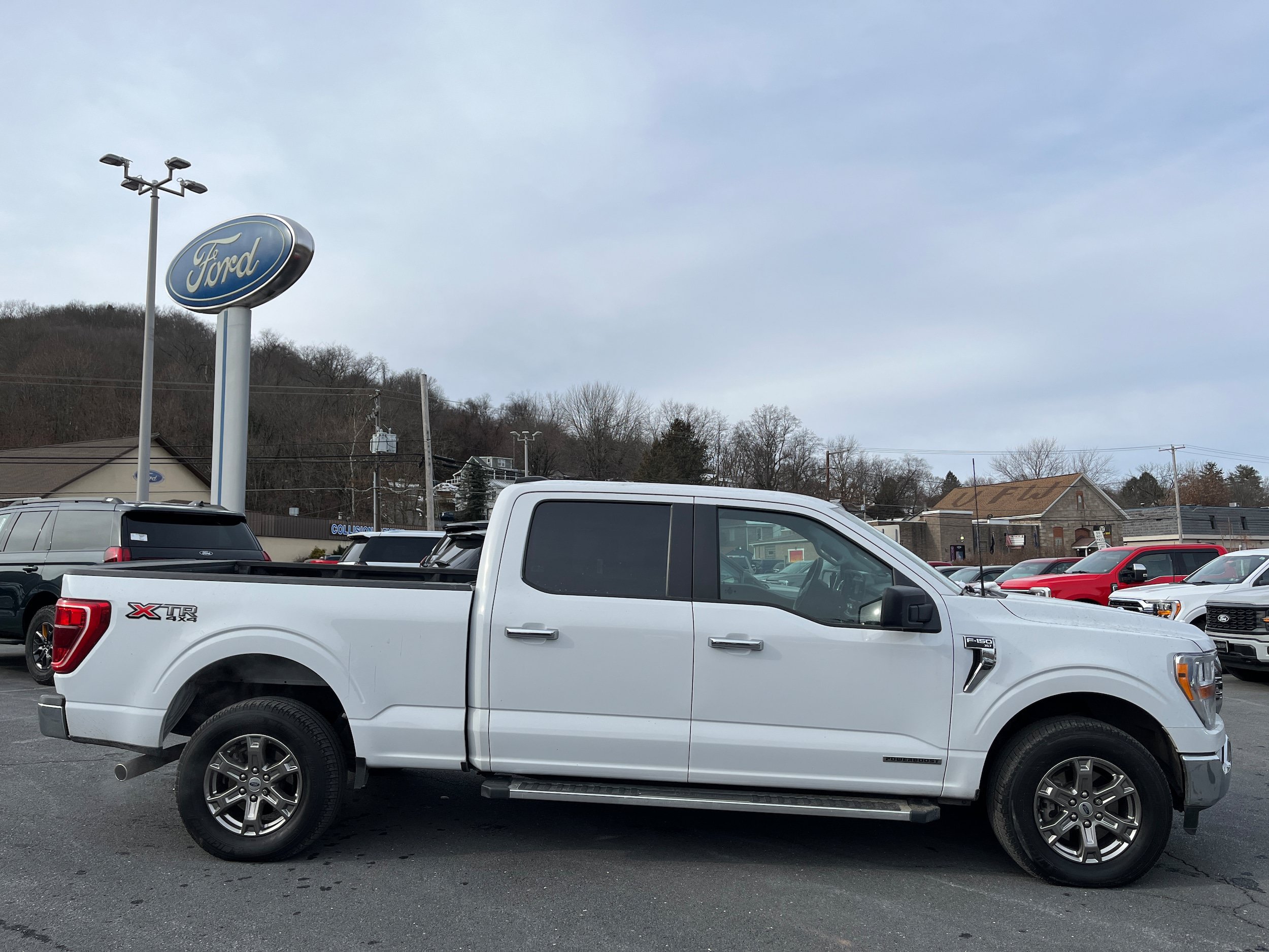 Certified 2022 Ford F150 XLT w/ XTR Package AWD/4WD image 4