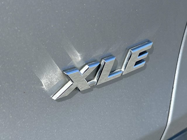 Used 2020 Toyota RAV4 XLE w/ Convenience Package FWD image 12
