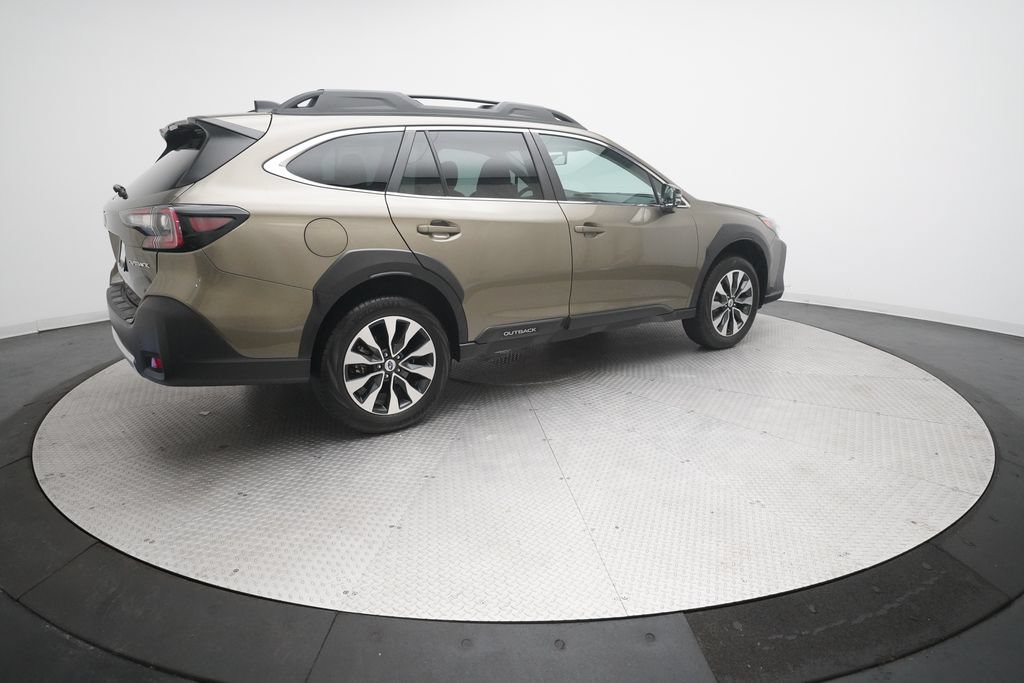 Used 2025 Subaru Outback Limited AWD/4WD image 38