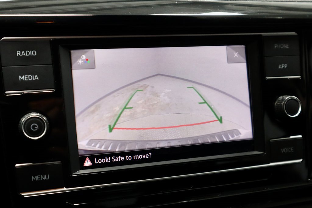 Used 2022 Volkswagen Taos S image 9