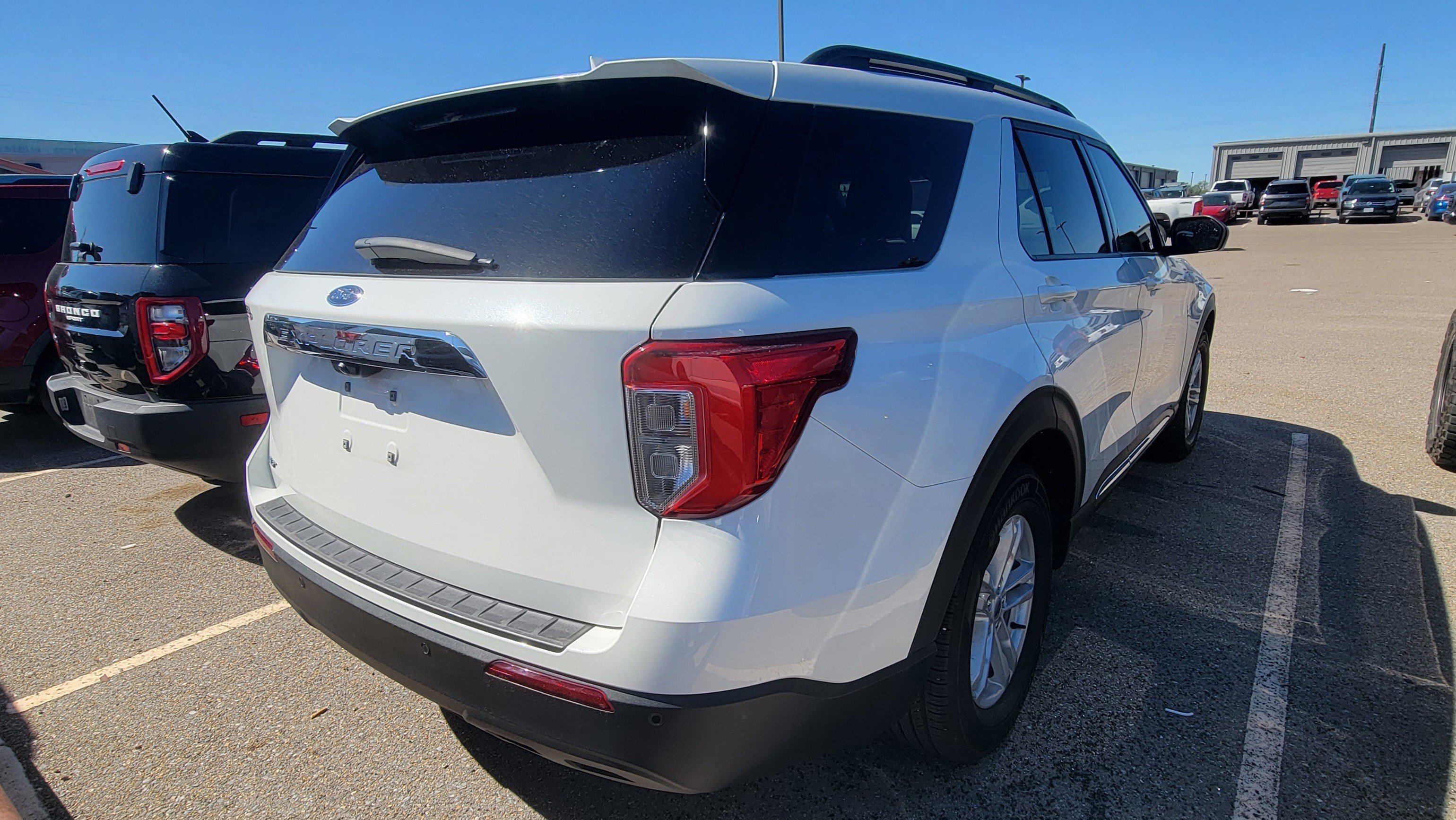 Certified 2023 Ford Explorer XLT image 7