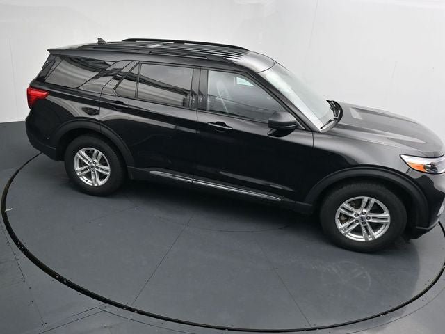 Certified 2023 Ford Explorer XLT w/ Equipment Group 202A AWD/4WD image 30
