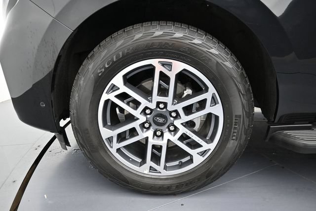 Certified 2025 Ford Expedition Active AWD/4WD image 9