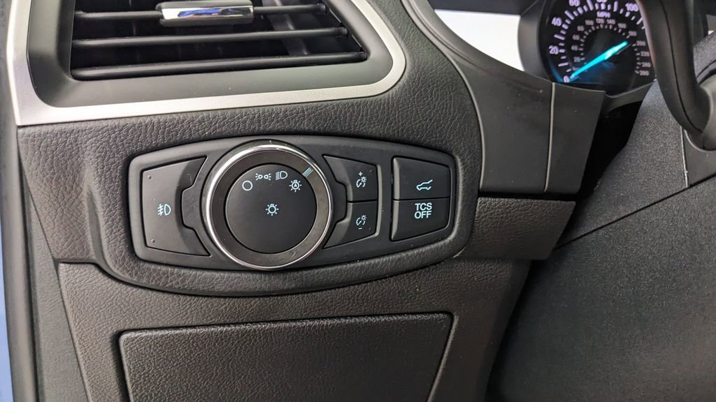 Certified 2022 Ford Edge SEL w/ Sport Appearance Package AWD/4WD image 21