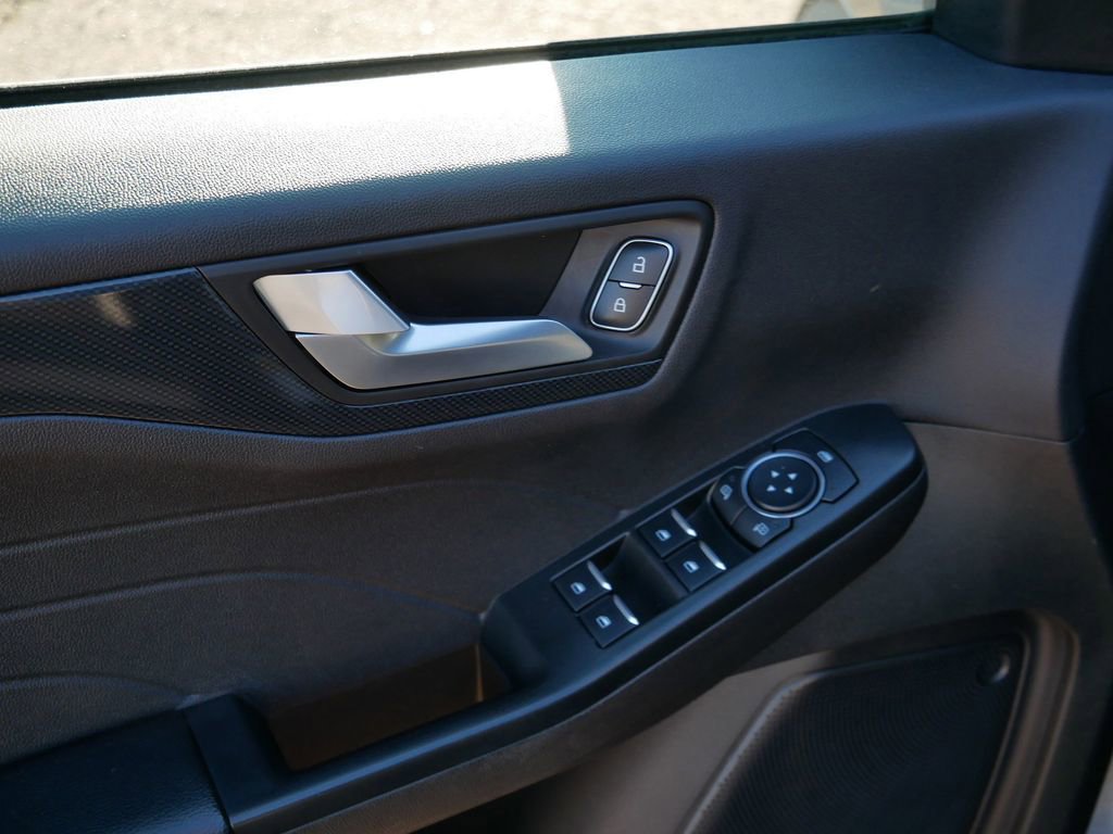 Certified 2025 Ford Escape ST-Line AWD/4WD image 15