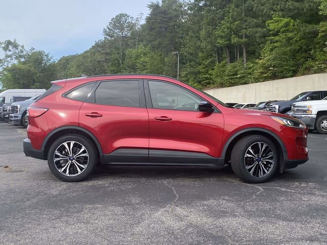 Certified 2022 Ford Escape SE w/ SE Sport Appearance Package FWD image 2
