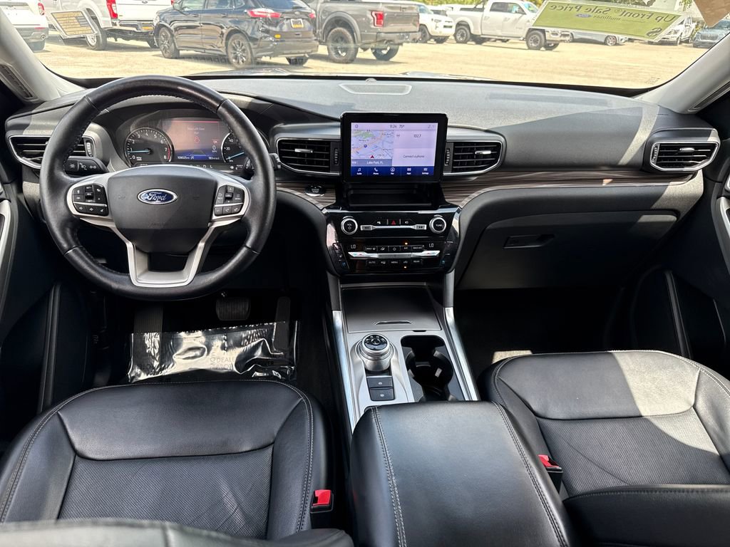Certified 2021 Ford Explorer Limited w/ Equipment Group 301A RWD image 5