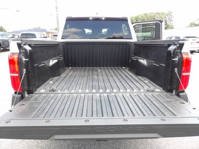 Used 2024 Toyota Tacoma SR AWD/4WD image 18