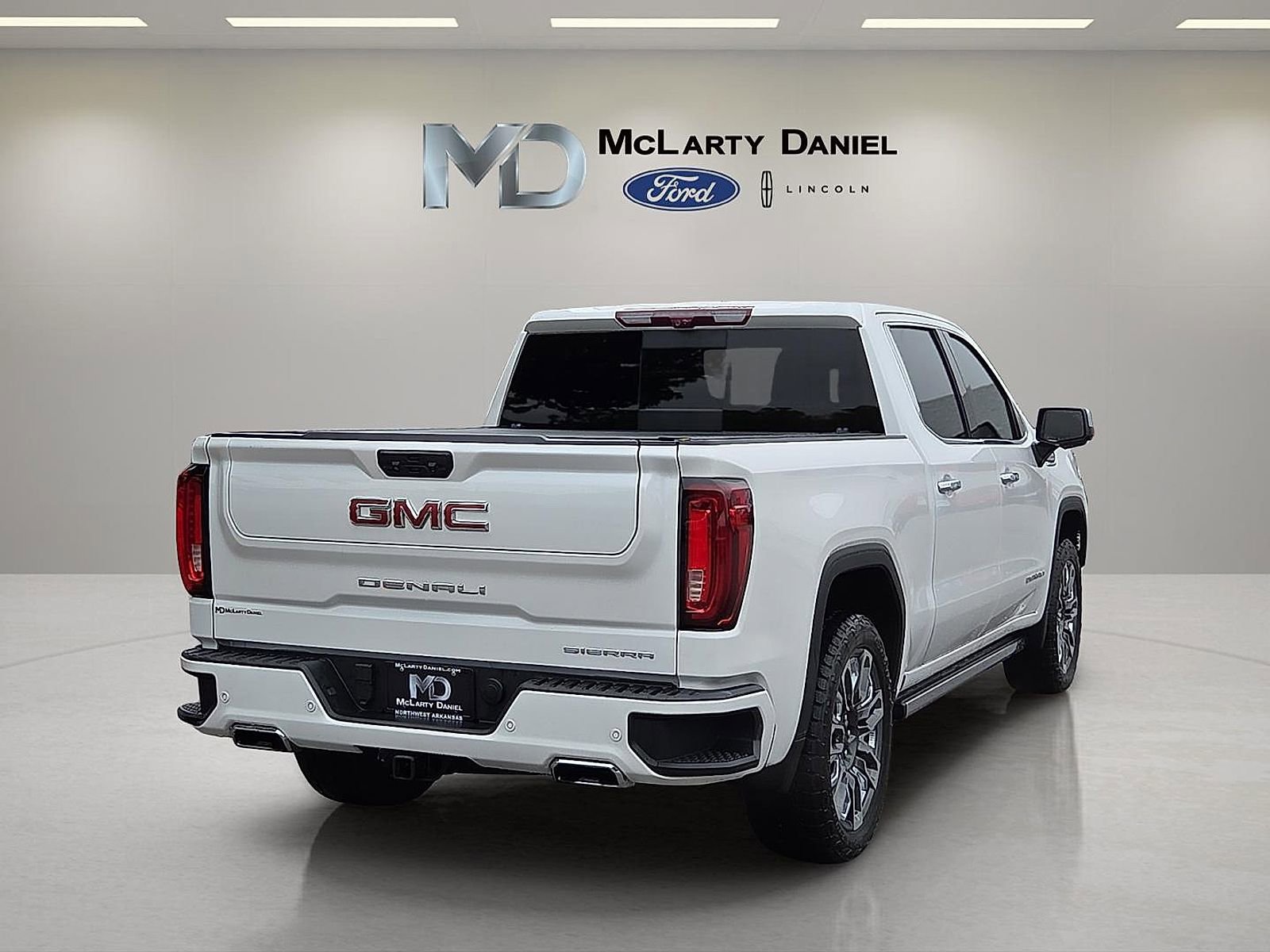 Used 2023 GMC Sierra 1500 Denali w/ Denali Reserve Package AWD/4WD image 5