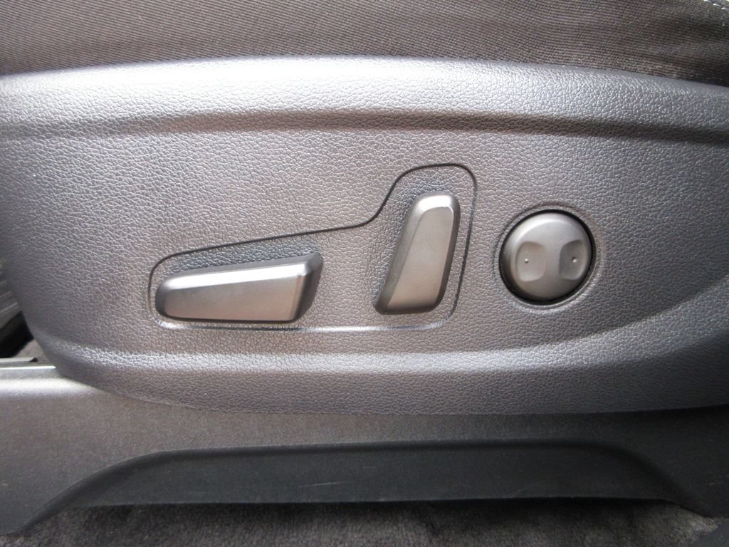 Used 2020 Hyundai Palisade SEL w/ Convenience Package FWD image 12