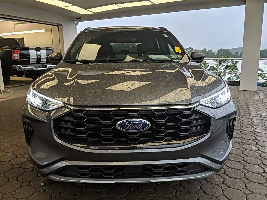 Certified 2023 Ford Escape ST-Line w/ Tech Pack #1 image 8