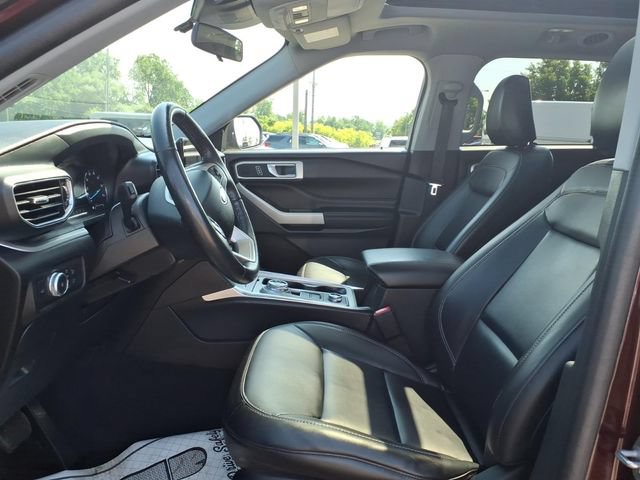 Certified 2022 Ford Explorer XLT w/ Equipment Group 202A AWD/4WD image 14