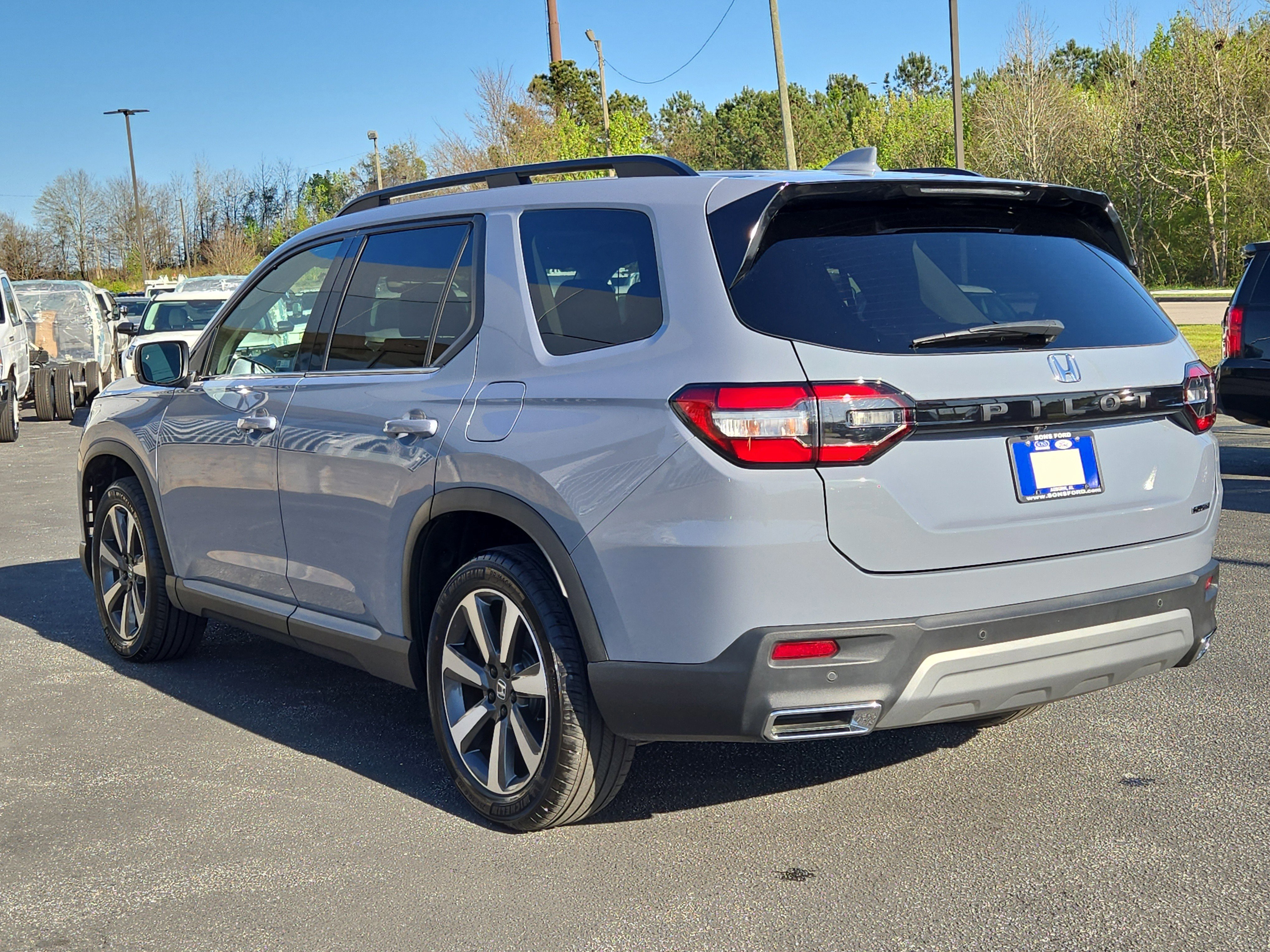 Used 2024 Honda Pilot Touring image 6