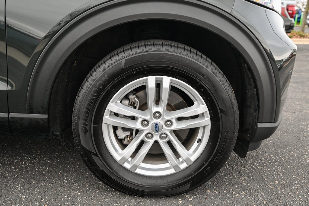 Certified 2023 Ford Explorer XLT w/ Equipment Group 202A image 15