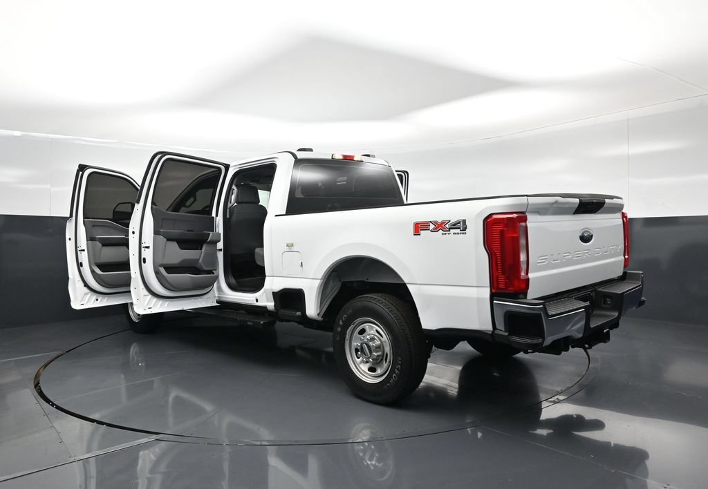 Certified 2023 Ford F250 XL w/ FX4 Off-Road Package AWD/4WD image 33