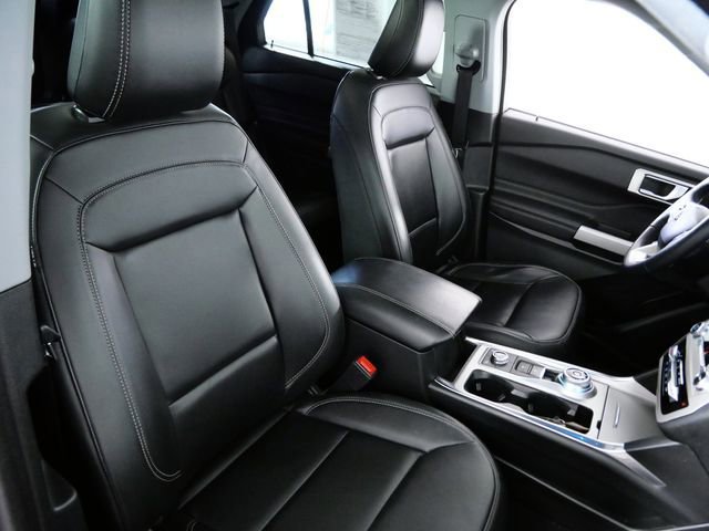 Certified 2023 Ford Explorer XLT w/ Equipment Group 202A image 11