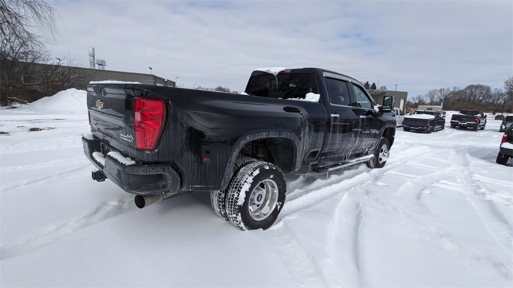 Used 2022 Chevrolet Silverado 3500 High Country image 3