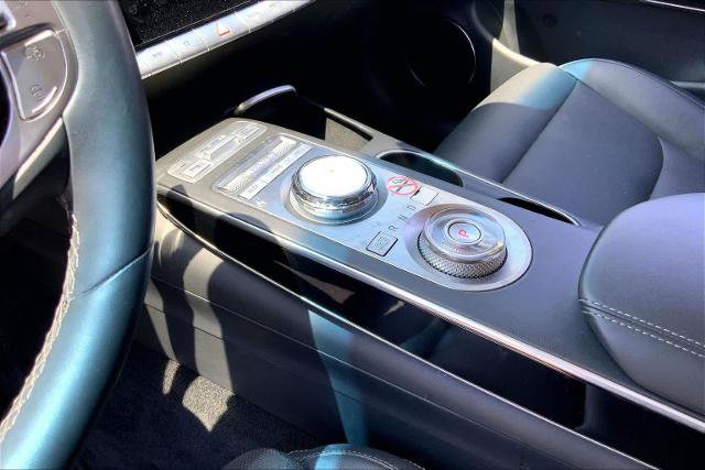 Used 2025 Genesis GV70 2.5T AWD/4WD image 16