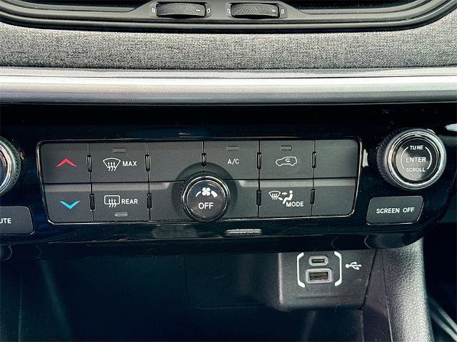 Used 2022 Jeep Compass Latitude image 13