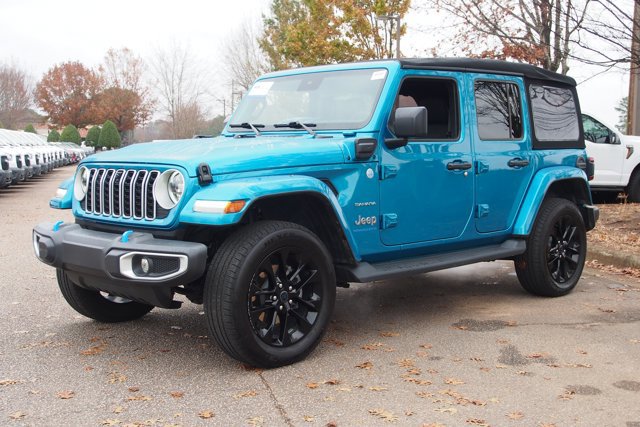 Used 2024 Jeep Wrangler Unlimited Sahara w/ Technology Group image 3
