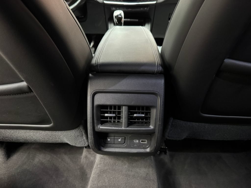 Used 2021 Cadillac XT4 Premium Luxury AWD/4WD image 12