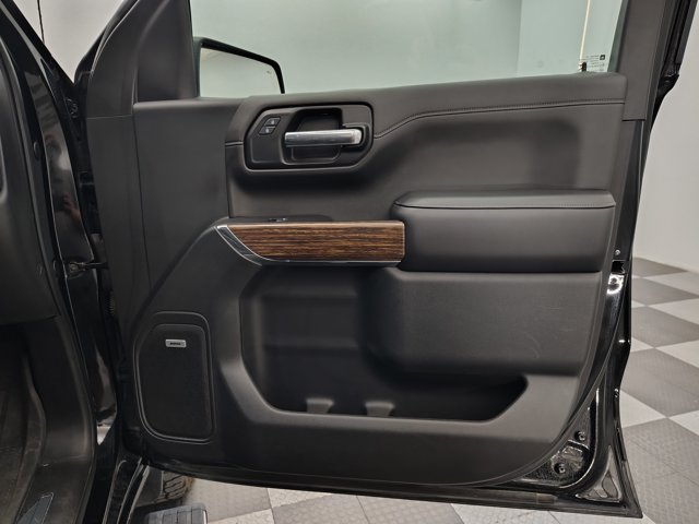 Used 2019 Chevrolet Silverado 1500 High Country w/ Technology Package AWD/4WD image 14