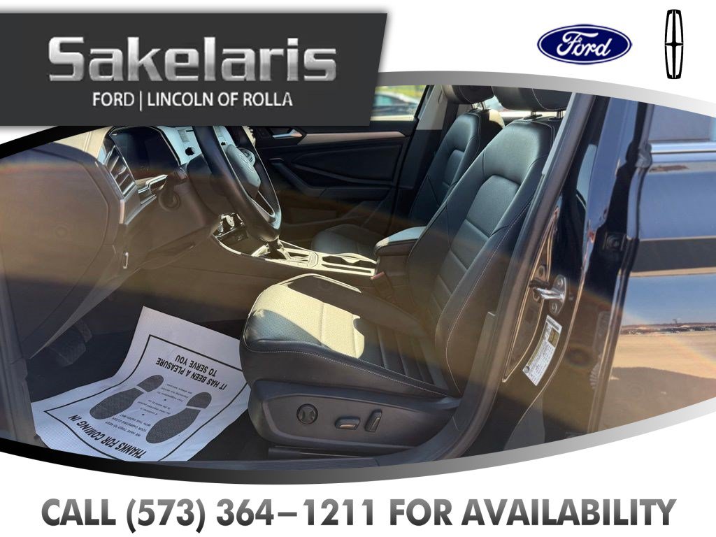 Used 2024 Volkswagen Jetta SE FWD image 13