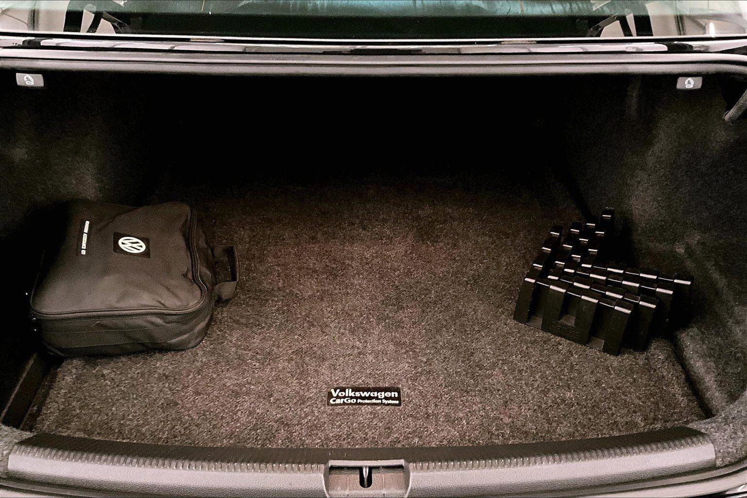 Used 2017 Volkswagen Passat 1.8T R-Line image 33