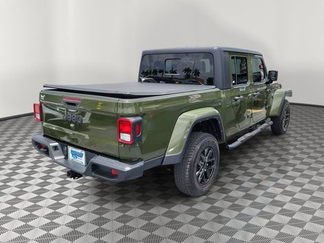 Used 2022 Jeep Gladiator Sport AWD/4WD image 6