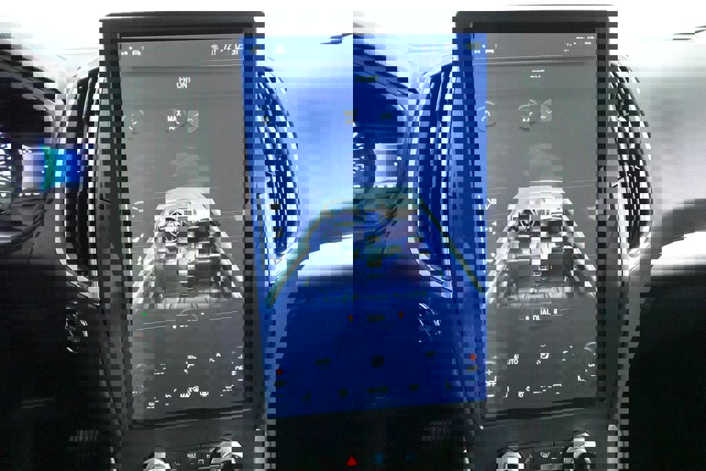 Certified 2023 Ford Edge SEL image 17