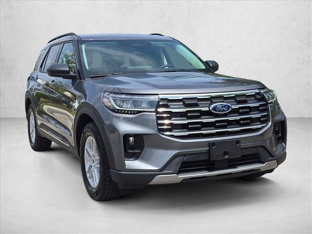 Certified 2025 Ford Explorer Active w/ Active Comfort Package RWD image 3