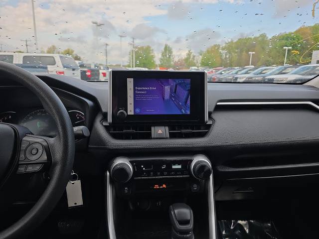 Used 2024 Toyota RAV4 LE AWD/4WD image 32