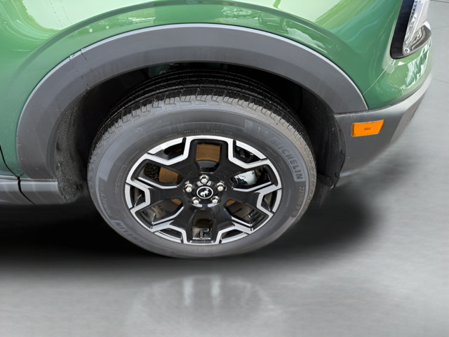 Certified 2025 Ford Bronco Sport Outer Banks w/ Outer Banks Tech Package+ AWD/4WD image 32