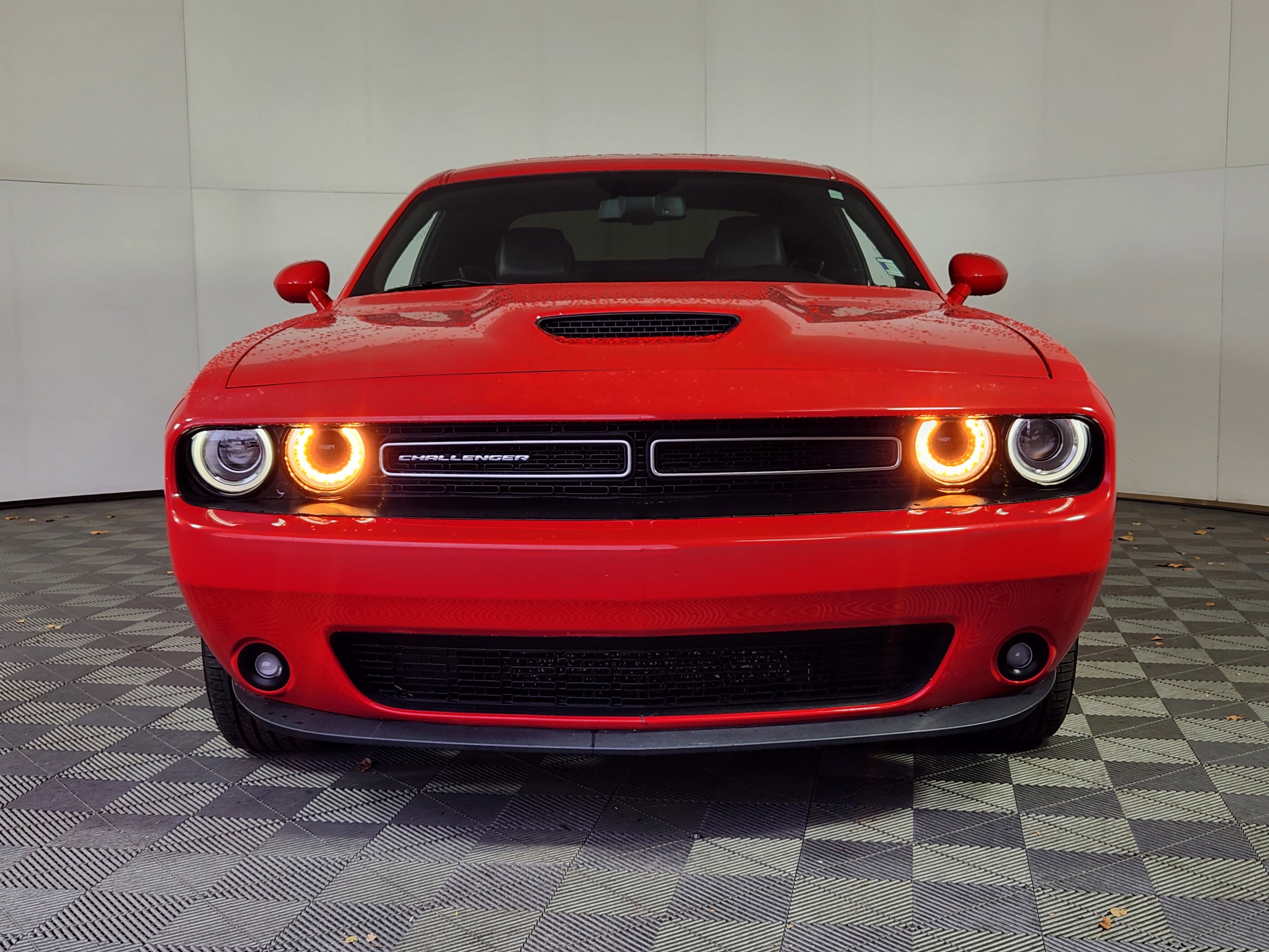 Used 2017 Dodge Challenger SXT Plus image 8
