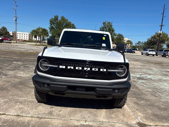 Certified 2025 Ford Bronco Outer Banks w/ Black Appearance Package AWD/4WD image 8