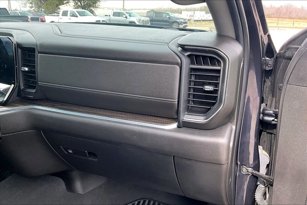 Used 2022 Chevrolet Silverado 1500 LT image 23