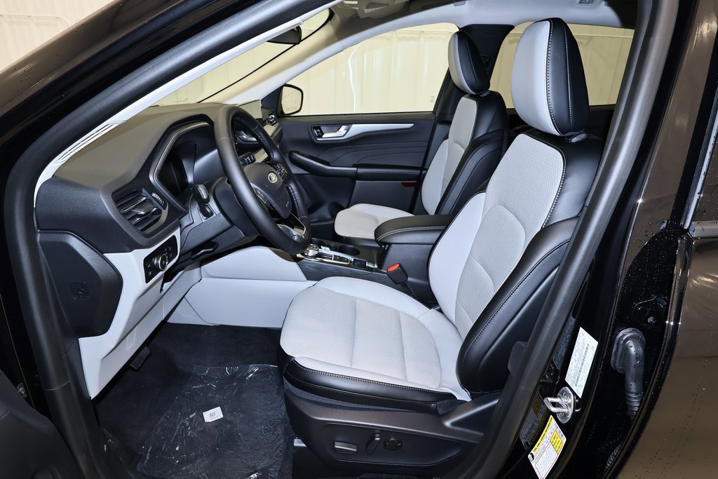 Certified 2024 Ford Escape SE image 28
