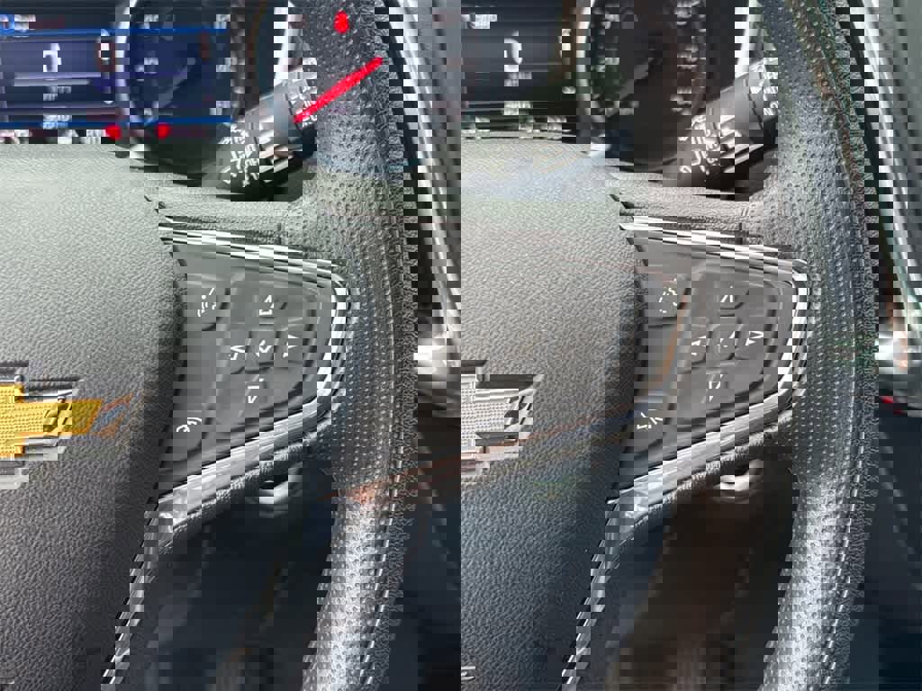 Used 2020 Chevrolet Equinox LT w/ LPO, Floor Liner Package image 23